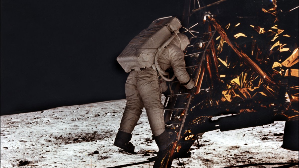 Buzz Aldrin's Famous 1969 Moon Walk Picture Sells at Copenhagen Auction for Over EUR 155,000