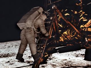 Buzz Aldrin&#039;s Famous 1969 Moon Walk Picture Sells at Copenhagen Auction for Over EUR 155,000
