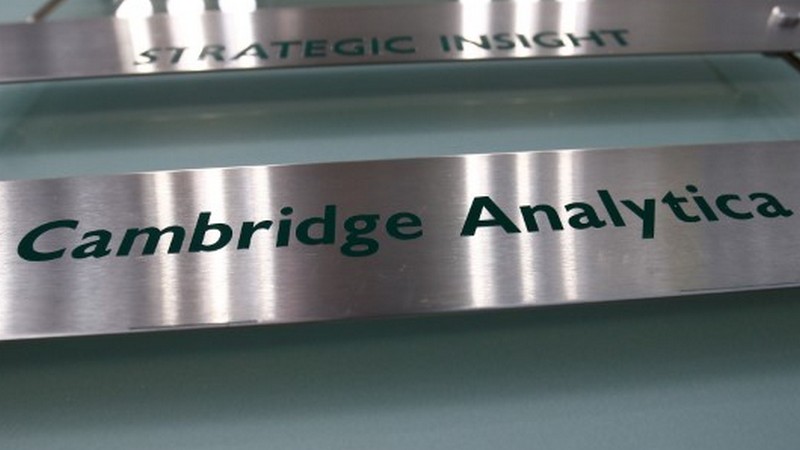 UK Privacy Watchdog Orders Cambridge Analytica to Hand Over US Citizen's Personal Data