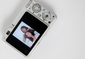 Best Digital Cameras Under ₹15,000 in India (2026): Vlogging, Action & Instant Picks