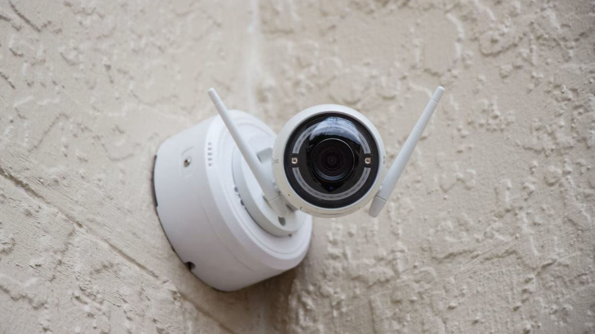 Worried About Home Safety? Reasons To Buy Security Cameras (Top Picks Listed)