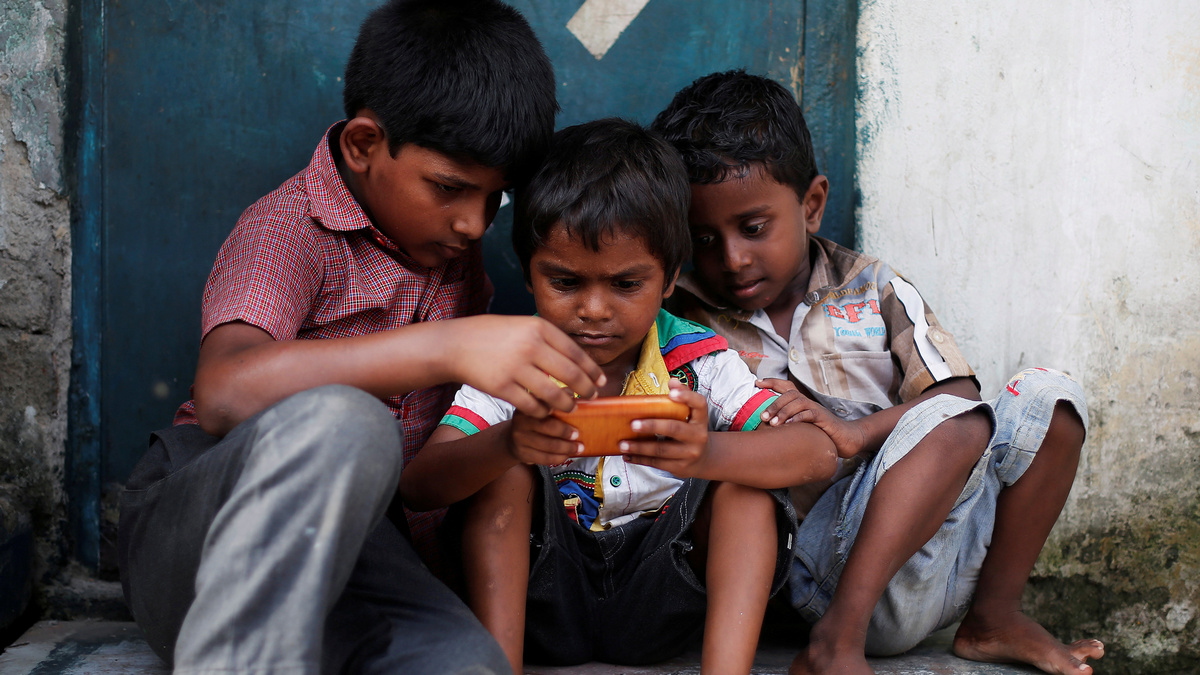 WHO Recommends 1-Hour Maximum Screen Time per Day for Kids Younger Than 5 Years