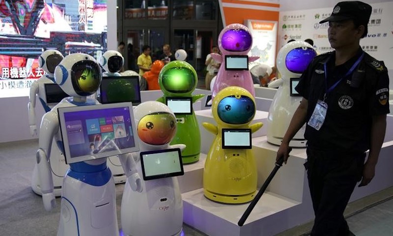 China Aims to Become World Leader in AI, Challenges US Dominance