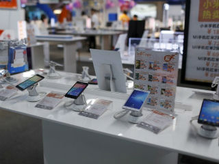 China Smartphone Shipments Decline 21 Percent, Xiaomi Sees Growth: Canalys