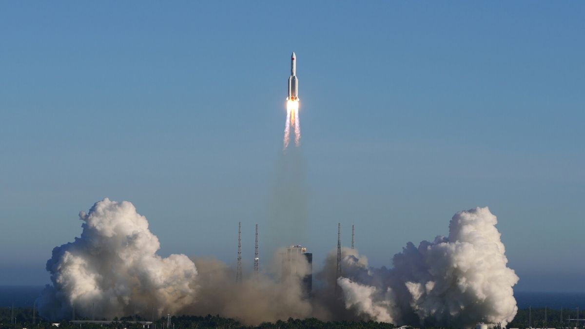 Chinese Spacecraft in Race With US and UAE Set for Mars Landing in May: Report