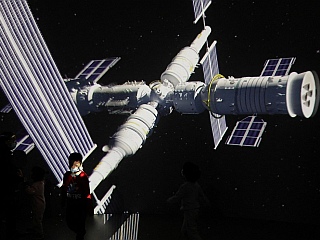 Chinese Astronauts Return to Earth After Record 6 Months on Tiangong Space Station