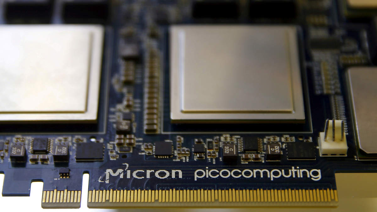 Japan-South Korea Dispute Spurs Worries of 'Never Seen Before' Chip Price Spike