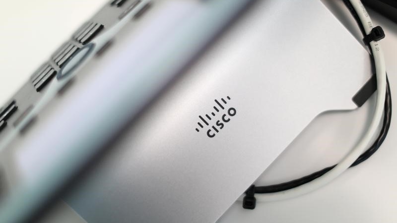 Cisco to Cut 1,100 Jobs as Earnings Disappoint