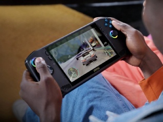 MSI Claw A1M With Up to Intel Core Ultra 7 Chip Launched in India Alongside AI-Ready Laptop Lineup