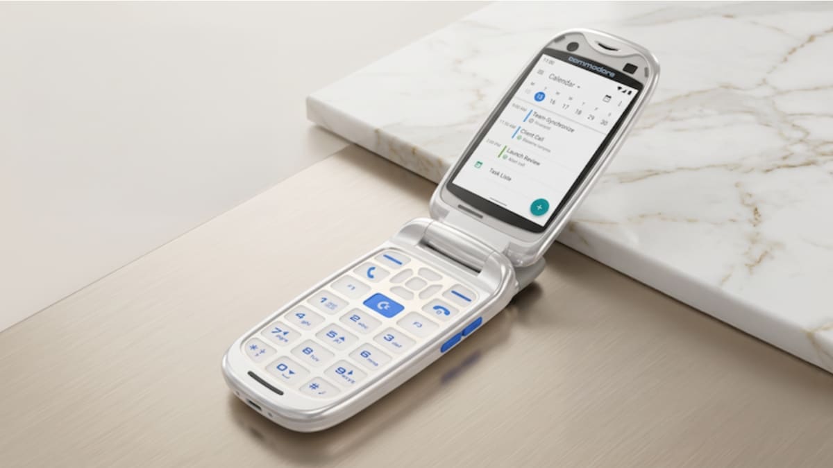 Commodore Callback 8020 Flip Phone With Sailfish OS Unveiled as 'Digital Detox' Smartphone