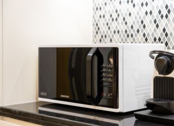 From Baking to Biryani: Mastering Kitchen With The Best 28L Convection Microwaves