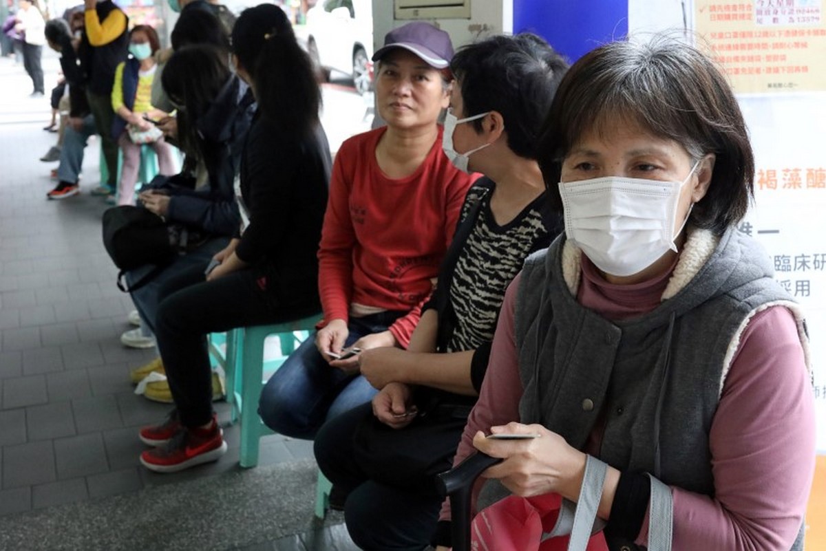 Virtual Volunteers Offer Help to Strangers Amid Coronavirus Stress