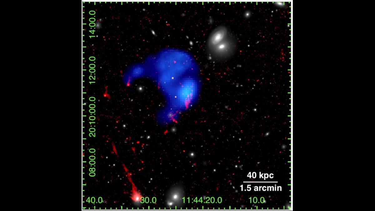 Astronomers Discover Cosmic Cloud Bigger Than Milky Way Galaxy