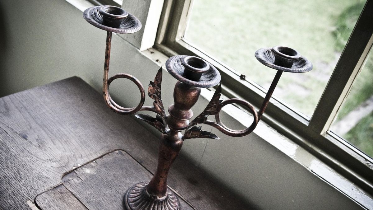 Elegant Swan Candle Holder Sets to Elevate Your Home & Table Decor