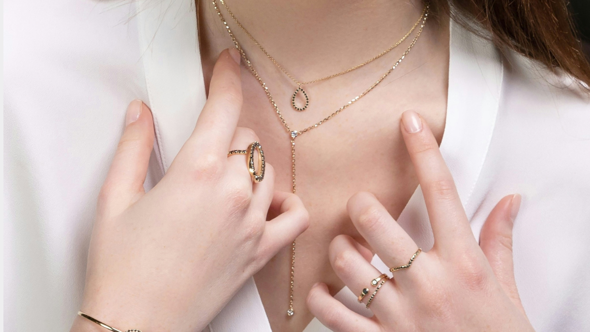 Minimalist Shoes & Accessories For Women That Instantly Upgrade Any Outfit