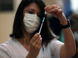 Facebook Removes Anti-Vaccine 'Fake News' in Israel: Ministry of Justice Facebook Removes Anti-Vaccine 'Fake News' in Israel: Ministry of Justice