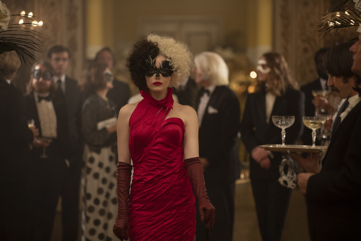 Cruella Trailer: Emma Stone Swaggers Into ‘70s Punk Rock Scene in London