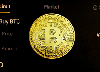 Bitcoin Holds Near $79,200 as Japan Rate Hike Bets Raise Market Risks