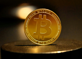 Bitcoin Holds Near $62,600 as Weak ETF Demand Keeps Crypto Market Under Pressure