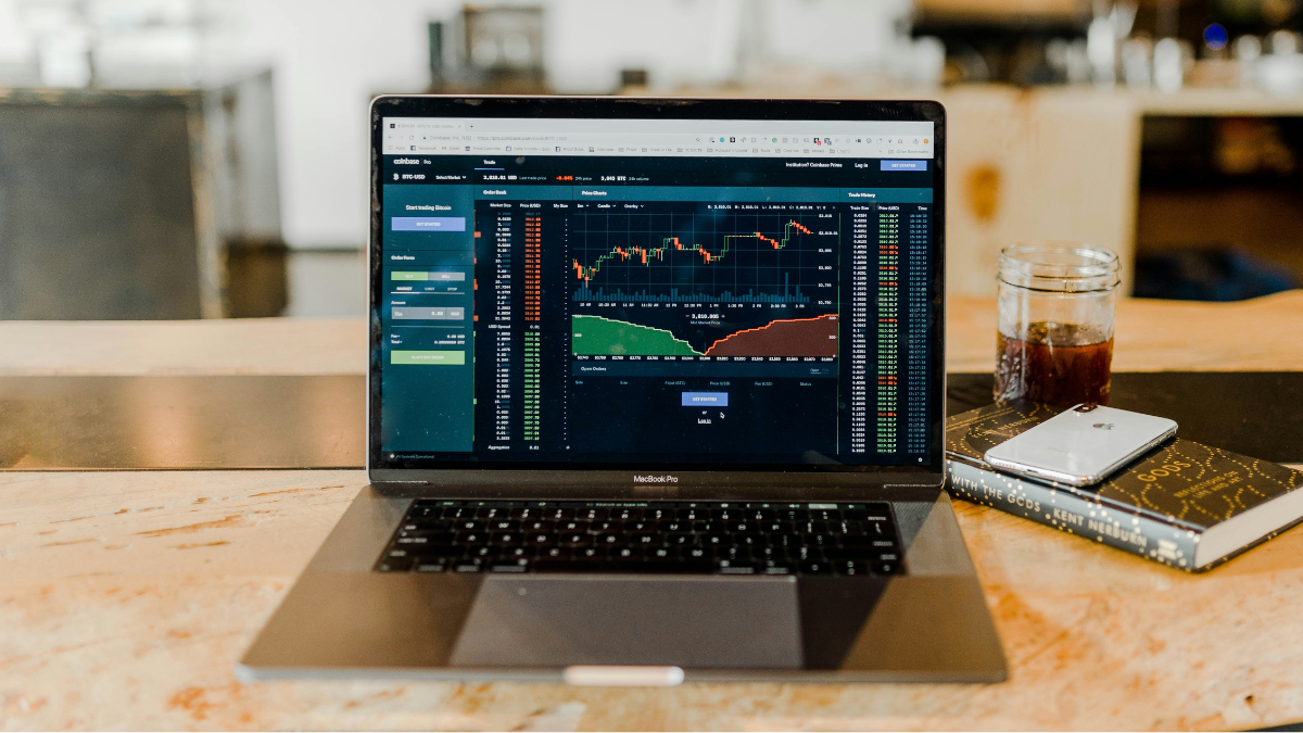 Bitcoin Climbs Above $65,800 as US-Iran Peace Deal Boosts Risk Appetite