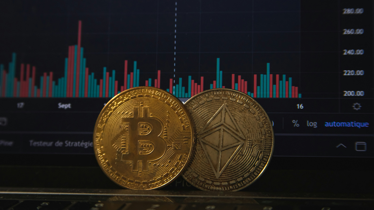 Bitcoin Holds Above $64,500 as Institutional Demand Remains Mixed