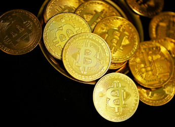 Bitcoin Holds Near $83,000 as Tesla Keeps 11,509 BTC Holdings
