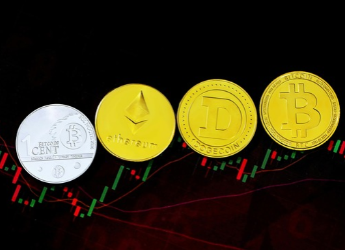 Bitcoin Falls Below $82,000 as Tech Sell-Off Triggers $455 Million in Liquidations