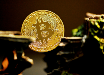 Bitcoin Slips Below $66,000 as Middle East Tensions Pressure Crypto Market