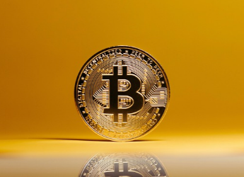 Bitcoin Slips Below $85,000 as Rising Treasury Yields Pressure Crypto Market