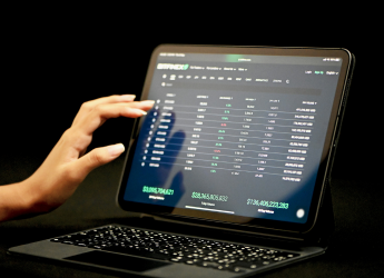 Bitcoin Faces Resistance as ETF Outflows Pressure Recovery MomentumLe Bitcoin fait face &agrave; une r&eacute;sistance alors que les sorties des ETF freinent la reprise