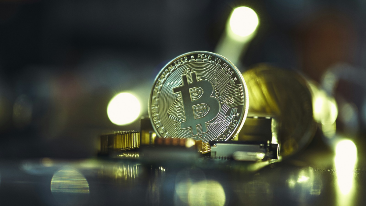 Bitcoin Holds Near $80,000 as Strategy Pauses Bitcoin Purchases