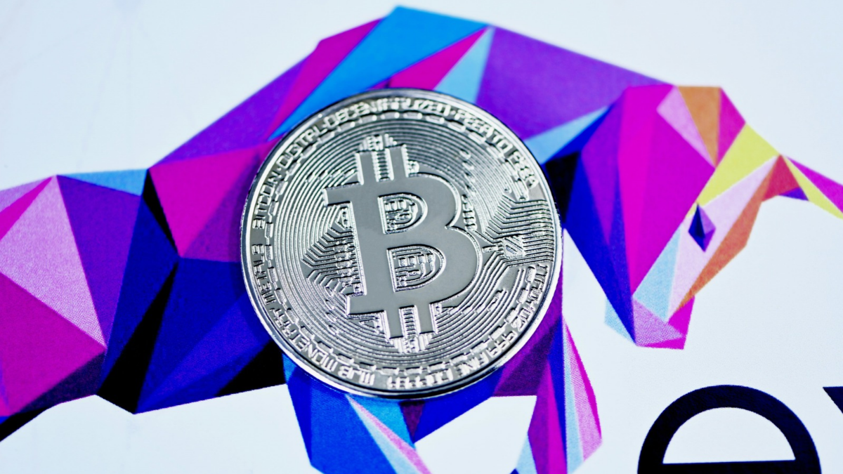Bitcoin Trades Near $80,000 as Fed Rate Outlook and ETF Inflows Shape Sentiment