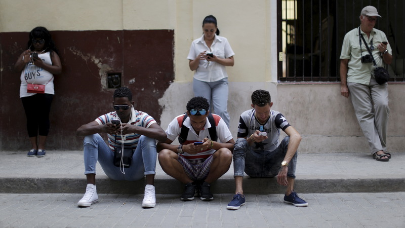 Cubans to Finally Get Full Internet Access on Their Mobile Phones