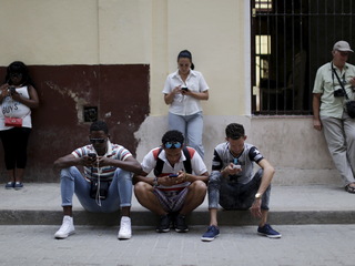 Cubans to Finally Get Full Internet Access on Their Mobile Phones