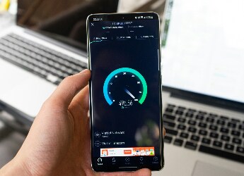 4G বা 5G-তেও নেট স্লো চলছে? ফোনের এই 5 সেটিংস চেঞ্জ করলেই বাড়বে স্পিড