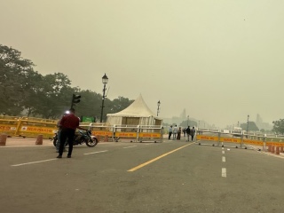 Delhi Air Pollution: These Apps Can Help You Track AQI Data, Weather Forecast