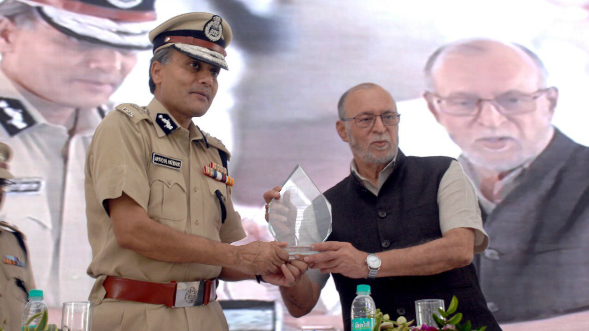 Delhi Lt. Governor Launches 'QR Code Scheme' Safety Feature for Commuters on Himmat Plus App