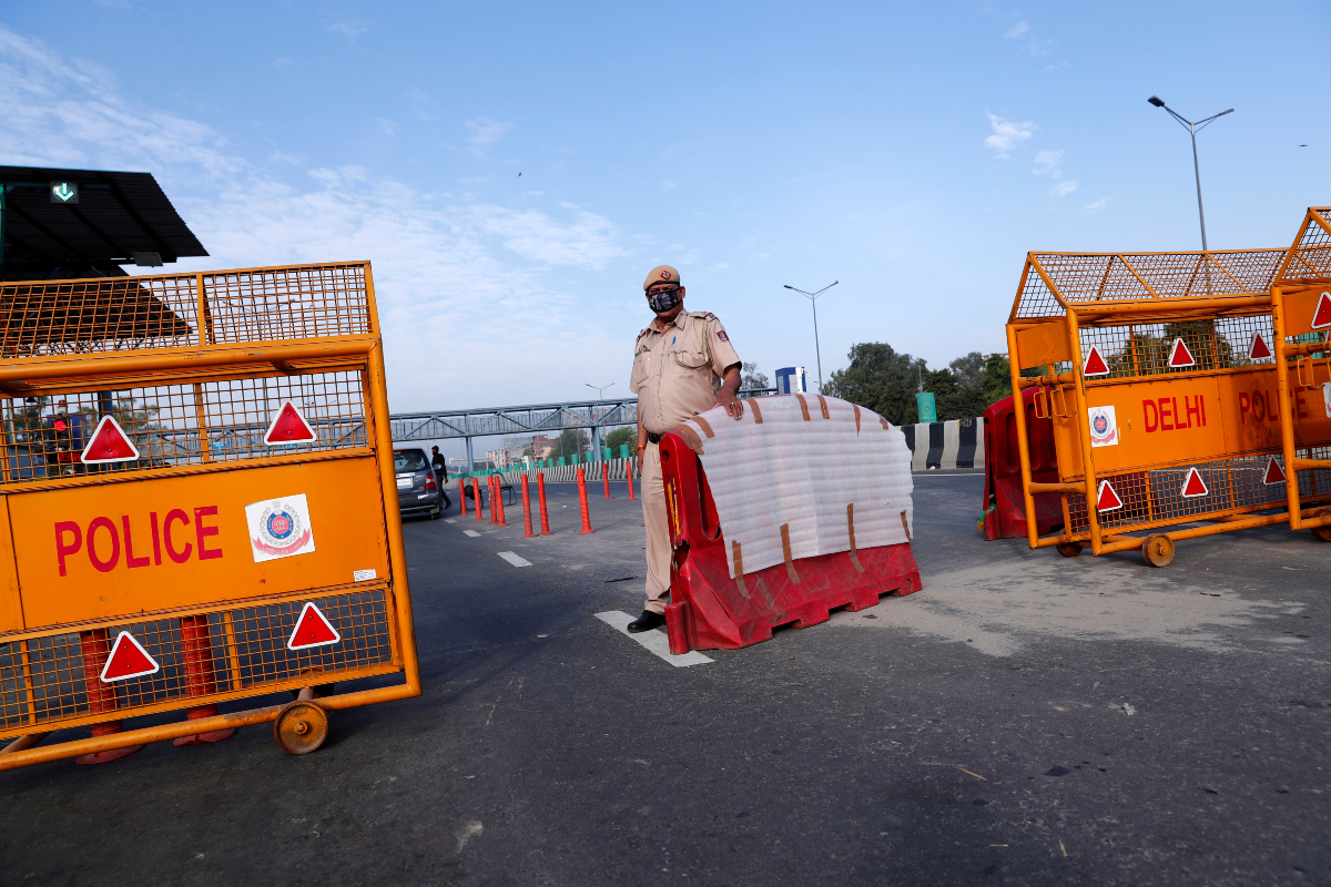Coronavirus: Amazon, Flipkart, Big Basket, Grofers Struggle to Deliver Essentials in India Because of Lockdown