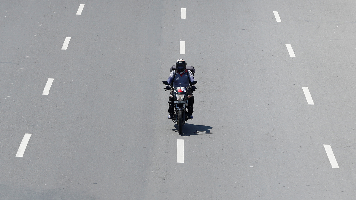 As Delivery Workers Emerge as Frontline Soldiers, Government Warms to E-Commerce