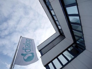 Apple May Ditch Dialog Chip, Analyst Says; Chipmaker&#039;s Shares Plunge