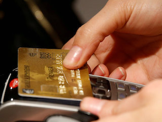 Cashless Society Getting Closer, Survey Finds