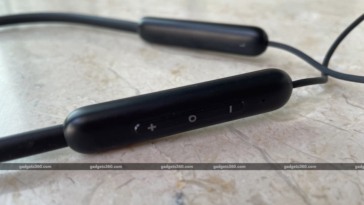 dizo wireless review controls Dizo  Realme