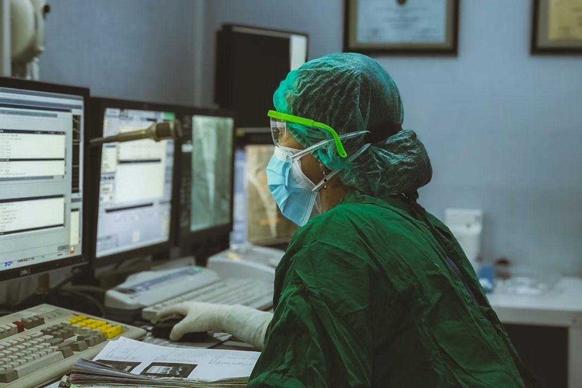 Google&rsquo;s Response to OpenAI&rsquo;s Healthcare Push Is an Open Model With Medical Imaging Capability