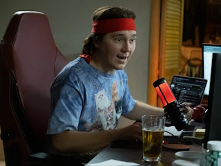 Dumb Money Trailer: Paul Dano Takes on Wall Street in Cinematic Retelling of GameStop Stock Frenzy