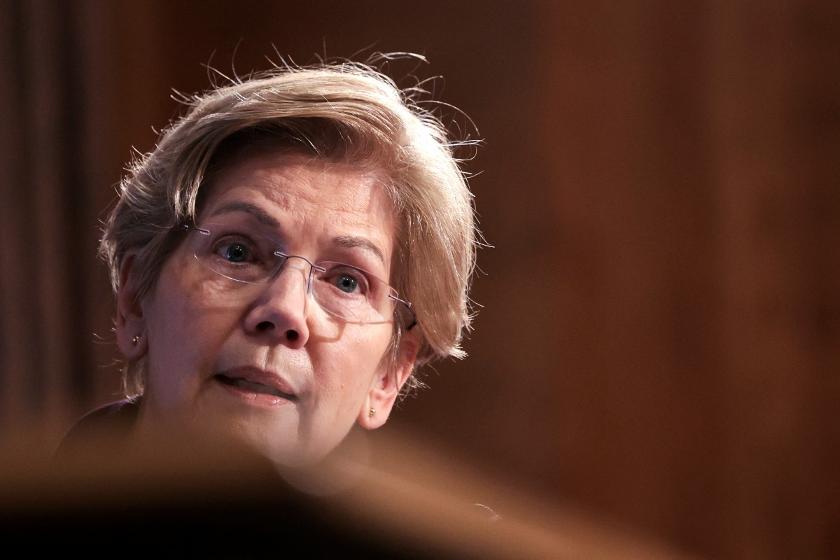 Senator Elizabeth Warren Expresses Concern Over Fidelity’s Bitcoin Pension Plan