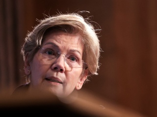 Senator Elizabeth Warren Expresses Concern Over Fidelity&rsquo;s Bitcoin Pension Plan