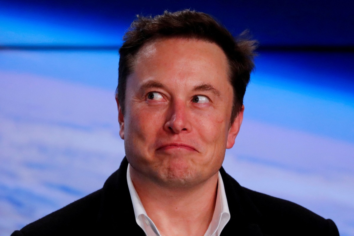 Twitter Still Hasn't Stopped Elon Musk Impersonators From Flourishing, Scamming
