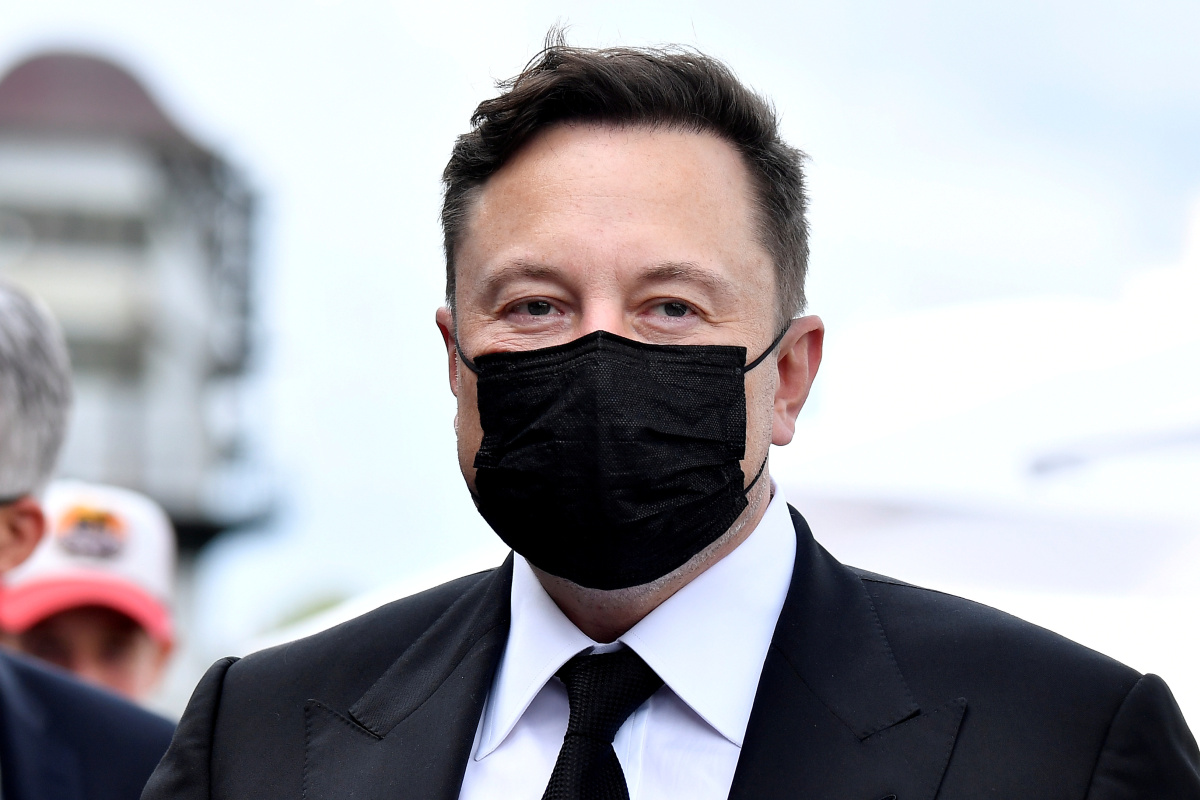 Elon Musk Set to Host Saturday Night Live With Miley Cyrus as Musical Guest