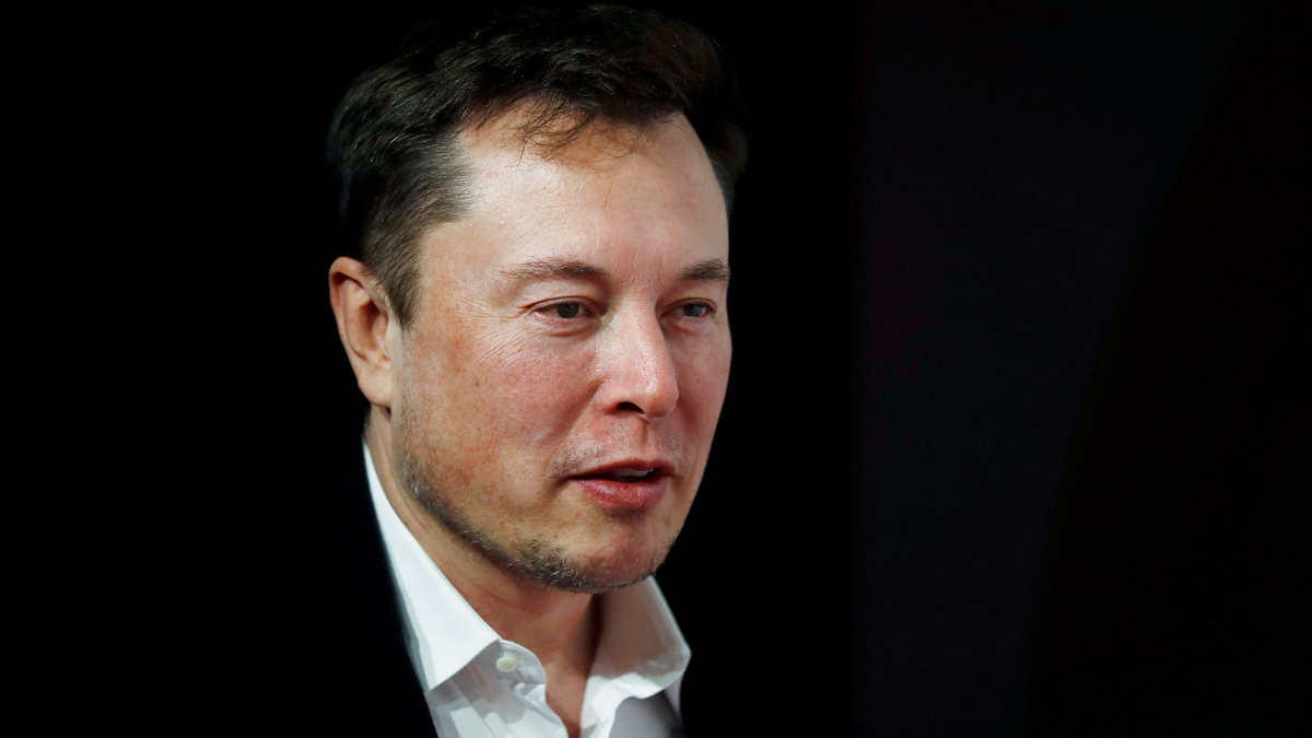 Tesla's Elon Musk Approaches a $1.8 Billion Bonanza