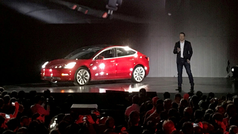 Elon Musk Cuts Off 'Boring, Bonehead' Questions by Analysts, Tesla Shares Pay the Price